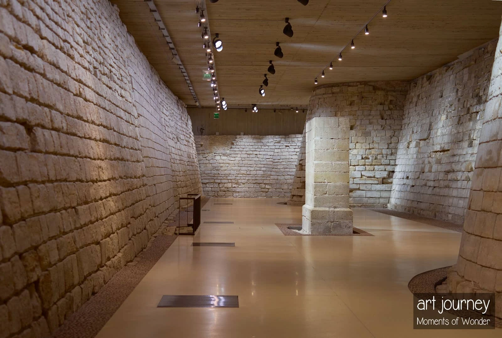 Medieval Louvre architecture private guided visit